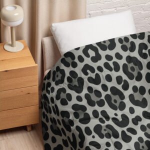 Elegant Snow Leopard Print Comforter for Stylish Bedrooms Add luxury to your decor with the Elegant Snow Leopard Print Comforter for Stylish Bedrooms. Discover plush comfort and trendy style today!
